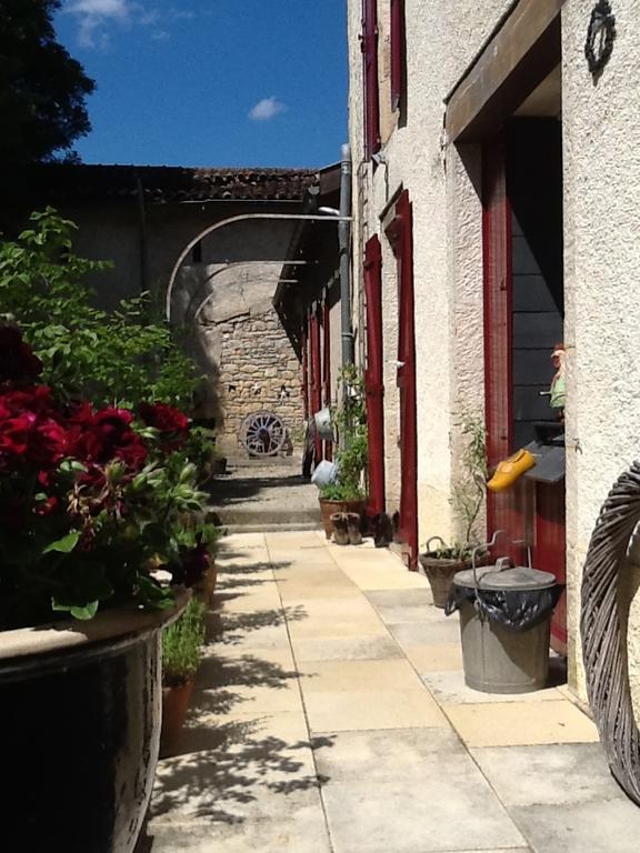 Bed and Breakfast Domaine La Rose Caylus Экстерьер фото